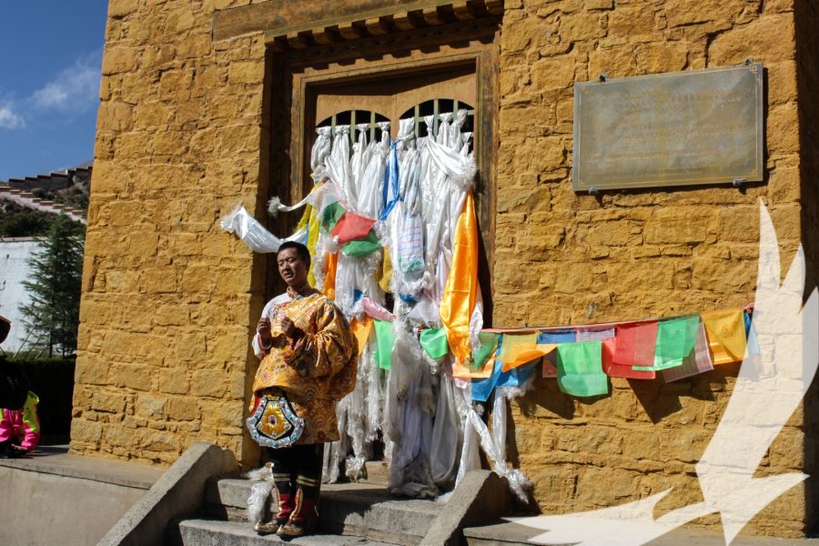 Getting an introdution of tibet from a local - Lhasa Kathmandu Overland Tour